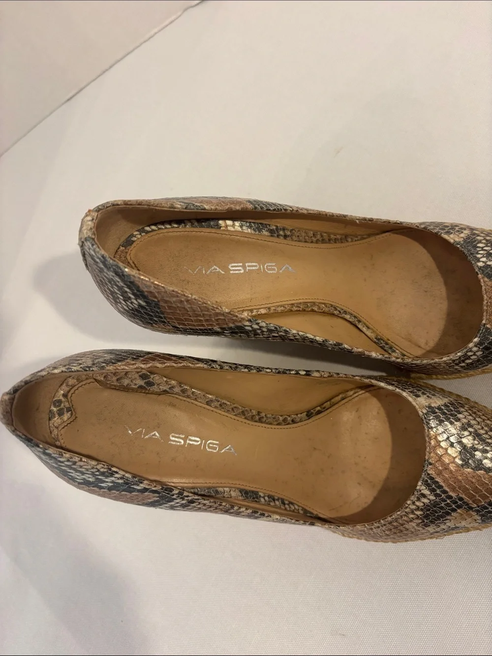 Via Spiga multi colored Snake-Print Espadrille Wedge heel pumps. Size 7.5